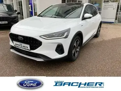 Używany Ford Focus Active X 155 KM (114 kW) 2023 Biały Sedan/Limuzyna