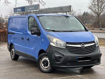 Blau Gebraucht 2018 Opel Vivaro Van / Kleinbus | 7.549 €