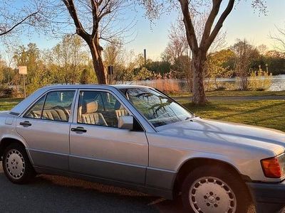 Gebraucht Mercedes 190 94 PS (69 kW) 1993 Grau Limousine