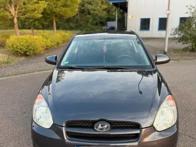 Gebraucht Hyundai Accent 97 PS (71 kW) 2008 Grau Kleinwagen