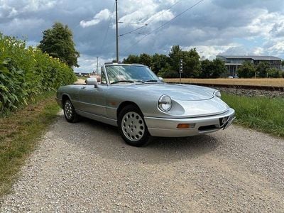 Silber Gebraucht 1990 Alfa Romeo Spider Cabrio | 15.900 €