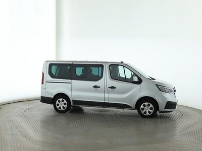 Gebraucht Renault Trafic Life 150 PS (110 kW) 2023 Silber Van / Kleinbus