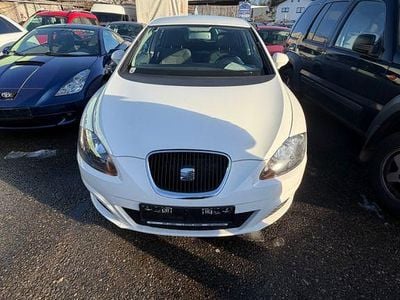 Weiß Gebraucht 2009 Seat Leon Stylance Limousine | 3.600 € (Fairer Preis)