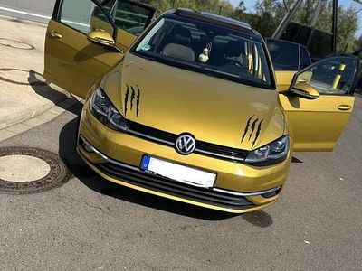 Gebraucht VW Golf VII Highline 150 PS (110 kW) 2016 Gold Limousine
