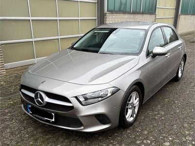 Gebraucht Mercedes A180 Style 116 PS (85 kW) 2020 Silber Limousine