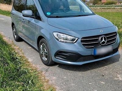 Usata Mercedes T180 116 CV (85 kW) 2023 Grigio Monovolume