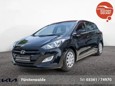 Gebraucht Hyundai i30 Style 135 PS (99 kW) 2015 Schwarz Limousine