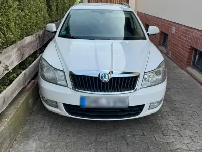 Gebraucht Skoda Octavia Family 140 PS (102 kW) 2012 Weiß Kombi