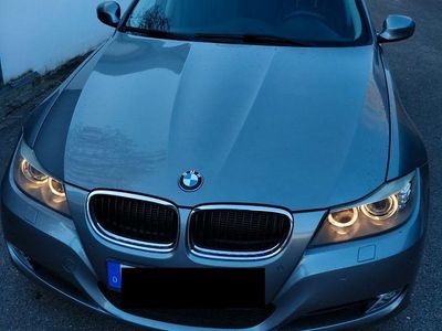 Gebraucht BMW 320 184 PS (135 kW) 2011 Grau Kombi