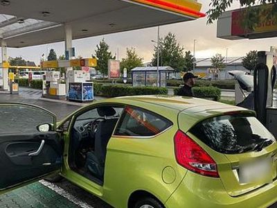 Gebraucht Ford Fiesta 95 PS (69 kW) 2010 Andere farben Kleinwagen