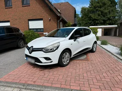 Gebraucht Renault Clio LIMITED 90 PS (66 kW) 2016 Weiß Kleinwagen