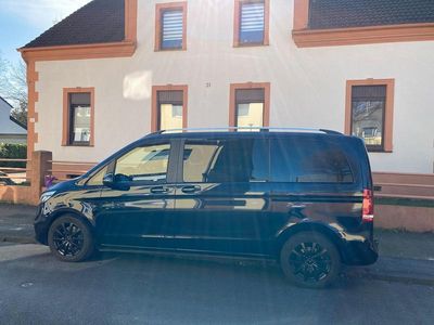 Mercedes V220