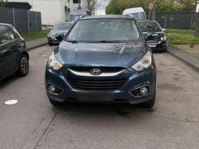 Second-hand Hyundai ix35 163 CP (119 kW) 2010 Albastru SUV