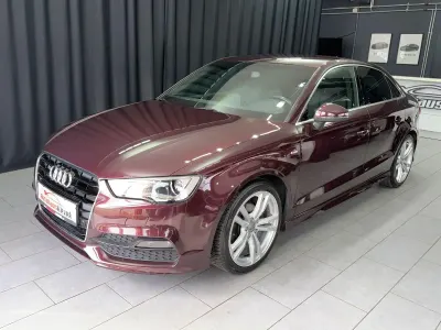 Gebraucht Audi A3 Sport 150 PS (110 kW) 2014 Rot Limousine