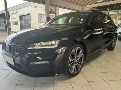 Gebraucht Skoda Octavia RS 245 PS (180 kW) 2023 : blackmagic perleffekt Kombi