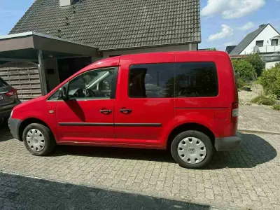 Gebraucht VW Caddy 102 PS (75 kW) 2009 Rot Van / Kleinbus