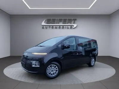 Neu Hyundai Staria Trend 224 PS (164 kW) 2026 Abyss black / mic Van / Kleinbus