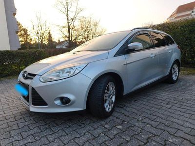Gebraucht Ford Focus 105 PS (77 kW) 2011 Silber Kombi