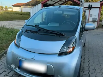 Gebraucht Mitsubishi i-MiEV 49 kW (67 PS) 2011 Silber Kleinwagen