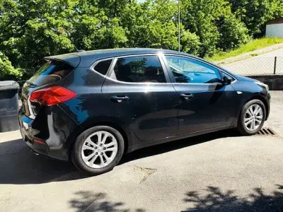 Używany Kia Ceed DREAM-TEAM Edition 99 KM (72 kW) 2015 Czarny Hatchback