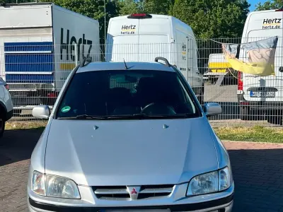 Gebraucht Mitsubishi Space Star 103 PS (75 kW) 2002 Silber Van / Kleinbus