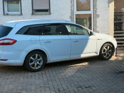 Gebraucht Ford Mondeo Ghia 145 PS (106 kW) 2008 Weiß Kombi