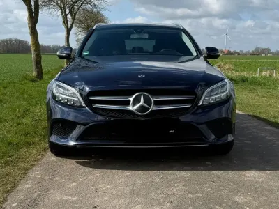 Gebraucht Mercedes C220 Avantgarde 194 PS (142 kW) 2020 Blau Kombi