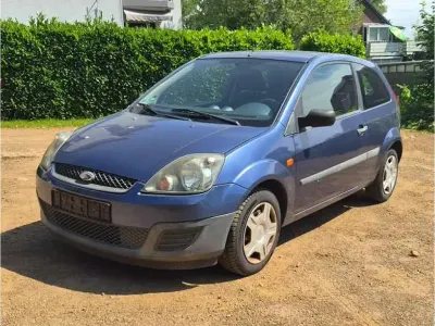 Gebraucht Ford Fiesta Ambiente 60 PS (44 kW) 2005 Jeans (metallic) (metallic) Kleinwagen