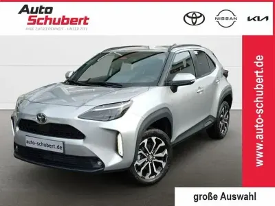 Gebraucht Toyota Yaris Plus 130 PS (95 kW) 2025 Shimmering silver metallic Kleinwagen