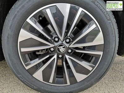 Neu Skoda Superb Selection 193 PS (141 kW) 2025 Ice tea yellow metallic Kombi