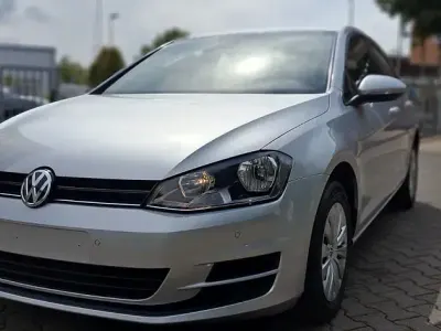 Second-hand VW Golf VII Trendline 110 CP (80 kW) 2016 Argintiu Berlinǎ