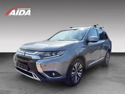 Gebraucht Mitsubishi Outlander Top 150 PS (110 kW) 2019 Grau SUV