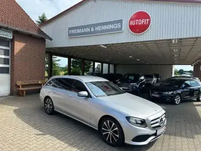Gebraucht Mercedes E220 194 PS (142 kW) 2018 Silber Kombi