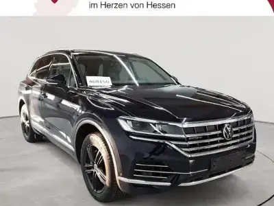 Gebraucht VW Touareg Elegance 381 PS (280 kW) 2021 Moonlight blue perleffekt SUV
