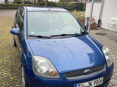 Gebraucht Ford Fiesta Ambiente 63 PS (46 kW) 2008 Blau Kleinwagen