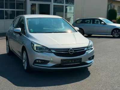 Gebraucht Opel Astra Edition 105 PS (77 kW) 2015 Silber Limousine