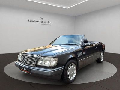 Gebraucht Mercedes E220 Classic 150 PS (110 kW) 1994 Schwarz Cabrio