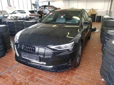Schwarz Gebraucht 2022 Audi e-tron Sportback Advanced SUV | 32.890 € (Superpreis)