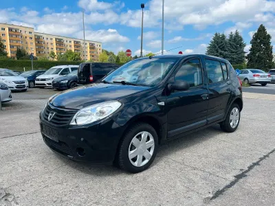 Gebraucht Dacia Sandero 75 PS (55 kW) 2012 Schwarz Limousine