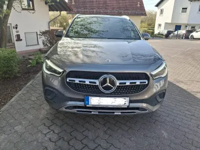 Gebraucht Mercedes GLA200 Progressive 190 PS (139 kW) 2020 Silber SUV