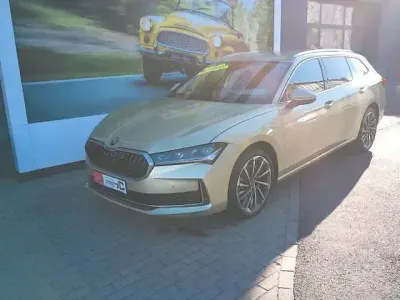 Gebraucht Skoda Superb LAURIN & KLEMENT 204 PS (150 kW) 2025 Gelb Kombi