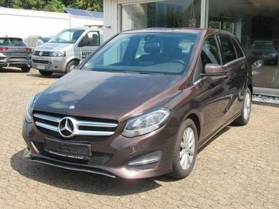 Gebraucht Mercedes B180 109 PS (80 kW) 2015 Braun Van / Kleinbus