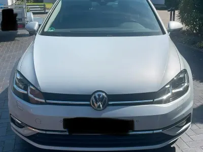Gebraucht VW Golf VII 125 PS (91 kW) 2017 Weiß Kleinwagen
