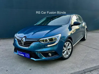 Używany Renault Mégane LIMITED 110 KM (80 kW) 2018 Niebieski Sedan/Limuzyna