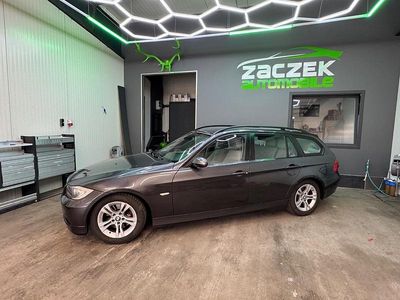 Gebraucht BMW 318 140 PS (102 kW) 2007 Grau Kombi