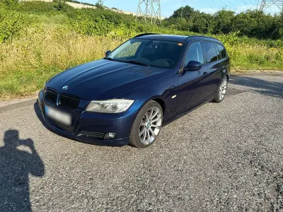 Gebraucht BMW 318 143 PS (105 kW) 2011 Blau Kombi