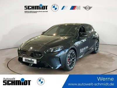 Neu BMW M135 M Sport 300 PS (220 kW) 2026 (schwarz)  black saphire Kleinwagen