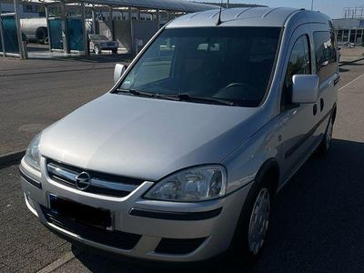 Silber Gebraucht 2006 Opel Combo Van / Kleinbus | 3.700 € (Etwas zu teuer)