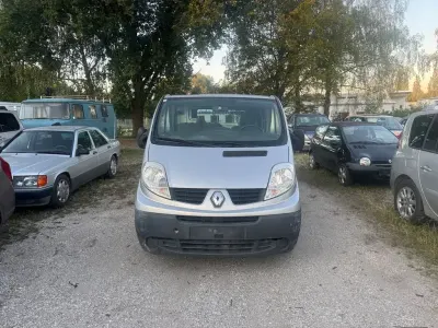 Gebraucht Renault Trafic 114 PS (83 kW) 2011 Weiß Van / Kleinbus