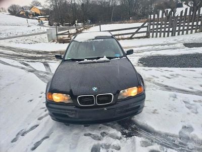 Usata BMW 318 118 CV (86 kW) 2000 Nero Station wagon